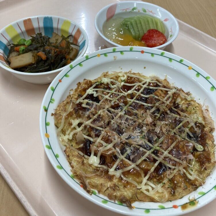 老人保健施設ひまわり🌻お好み焼き